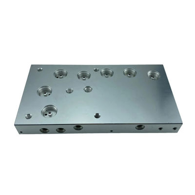 Investeringsgietservicehoofden Automatische aluminium toetsenbordbak met etsen/chemische bewerking